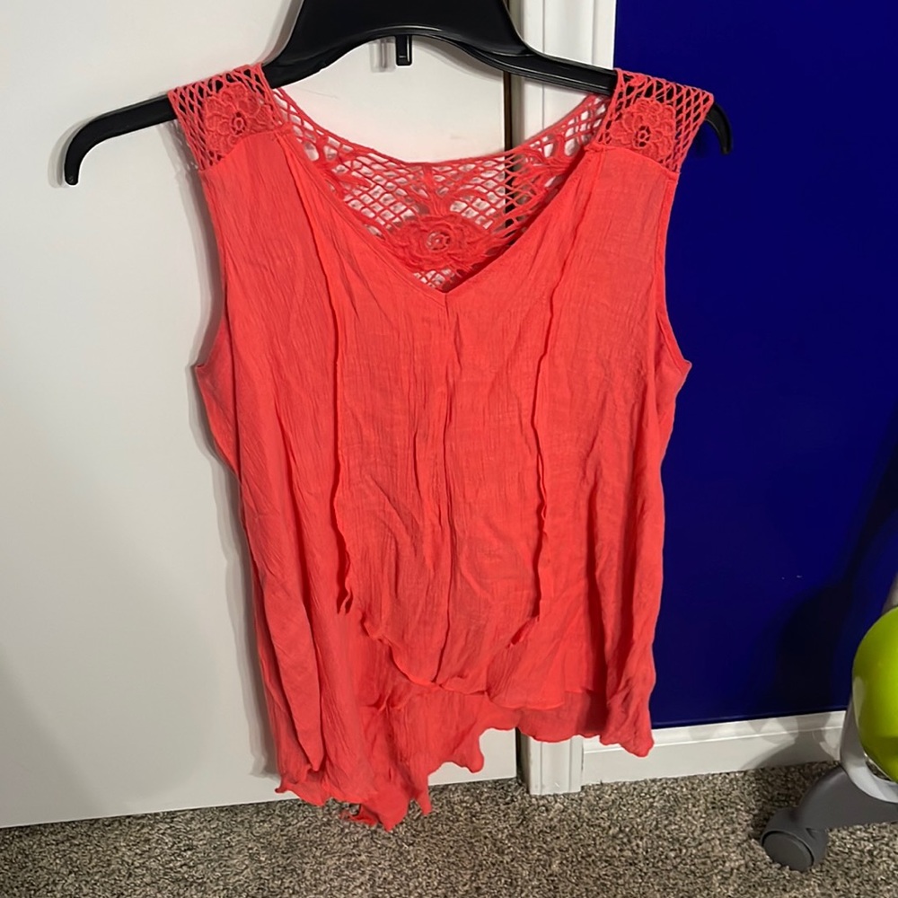 Coral top